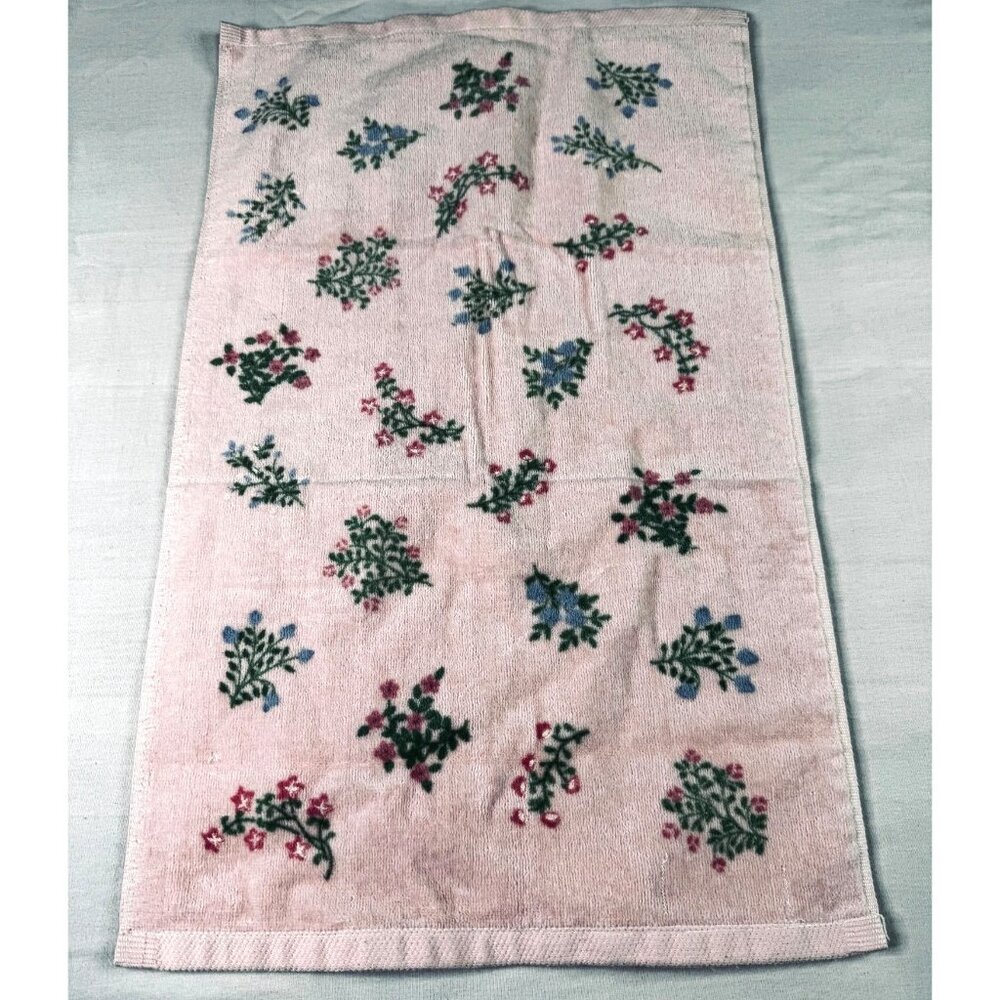 Vintage Pair of JCPenney Light Pink Floral Bath and Hand Towels